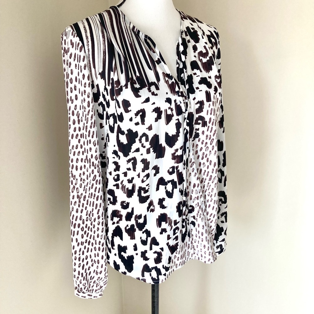Cabi Skin Print Wrap Top Size M - Picture 4 of 11